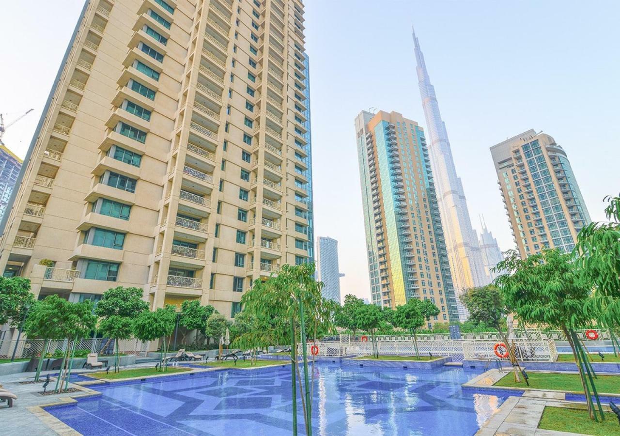 Dreamland {Ease By Emaar}- Burj Khalifa View Apartment Dubai Bagian luar foto